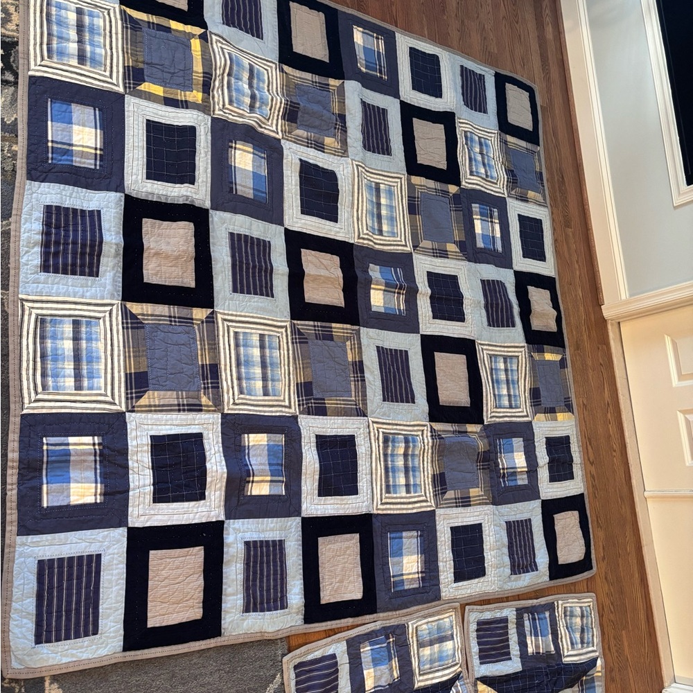 Pottery Barn Kids Patchwork Quilt and 2 Shams- Full/Queen and standard